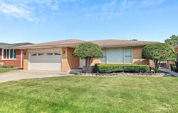 2831 Kensington Avenue, Westchester, IL 60154