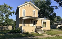 711 Maple Street, Three Rivers, MI 49093