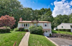 14 Richard Lane, Prospect, CT 06712