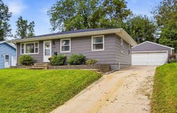 1648 24th St NW, CedarRapids, IA 52405