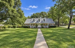5232 Emerald Dr, Pace, FL 32571