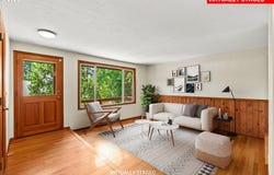 537 S 71ST St, Springfield, OR 97477