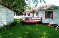 520 Washington Ave, Nichols, IA 52766