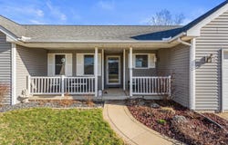 1202 Edgeview Drive, Mahomet, IL 61853