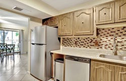470 N Laurel Dr, Margate, FL 33063