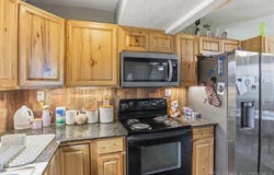 6453 North Circle Road, Stover, MO 65078