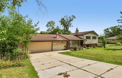 2N435 Pleasant Avenue, Glen Ellyn, IL 60137