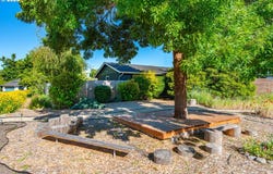 2615 3RD St, Springfield, OR 97477