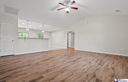 2216 Spicewood Dr, Florence, SC 29505