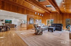 5410 W Beacon Light Rd, Eagle, ID 83616