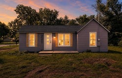 221 E 2nd, Halstead, KS 67056