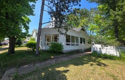 9 4th Avenue, Shell Lake, WI 54871