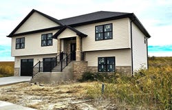 288 Gavin Circle, Peosta, IA 52068
