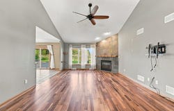 876 W Washington Ave, Hartford, WI 53027