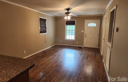 1404 W Mauney Avenue, Gastonia, NC 28052