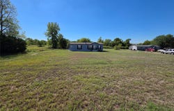 5905 Texas Street, Joshua, TX 76058