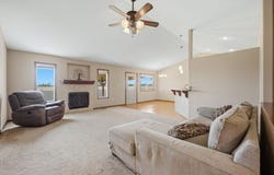 3 Bristol Dr, Hutchinson, KS 67505