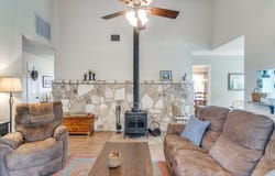 101 MOUNTAIN TOP DR, Boerne, TX 78006