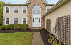 109 Saddle Tree Ct, Delaware, OH 43015
