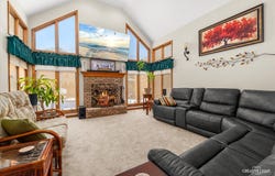 413 Windsor Drive, Oswego, IL 60543