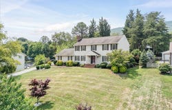 176 McIntosh Rd, Roanoke, VA 24019