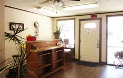103 E Denison Avenue, Bonham, TX 75418