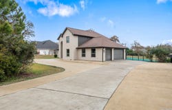 10024 lancaster, Iola, TX 77861