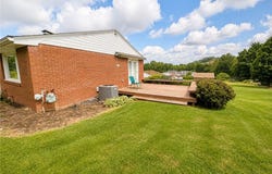 124 Tanglewood Dr, Middlesex Twp, PA 16059