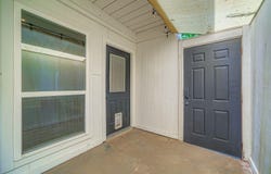 6718 Silvermine Dr, Austin, TX 78736
