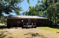 512 SIRMANS AVE., Nashville, GA 31639
