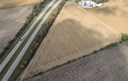 Grain Lane, Center Point, IA 52213