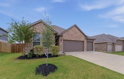 305 Evans Drive, Van Alstyne, TX 75495