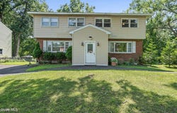 1 Dowling Road, Albany, NY 12205