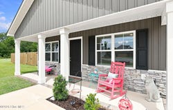 612 Macy Place, Hubert, NC 28539