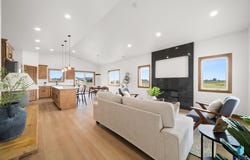 2412 S Saddle Ridge Dr, Sioux Falls, SD 57110