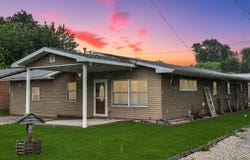 112 S 8th Street SE, Clay City, IL 62824