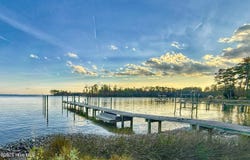385 Peninsula Drive, Oriental, NC 28571
