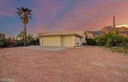 5674 E 3RD Avenue, Apache Junction, AZ 85119