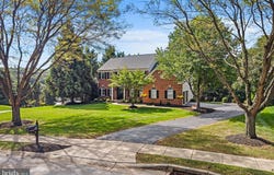 1370 STONEGATE Drive, DOWNINGTOWN, PA 19335