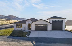 6600 E 2nd Street, Benton City, WA 99320-9932