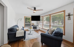 202 Bonnie Brae Avenue, Itasca, IL 60143