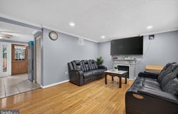 7804 EPSILON, DERWOOD, MD 20855