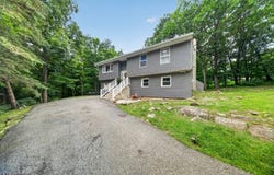 5 Lawrence Dr, Vernon Twp., NJ 07422-1020