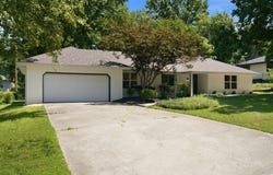 1524 S Charing Avenue, Springfield, MO 65809