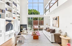 5806 Waring Ave, Los Angeles, CA 90038