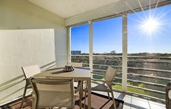 575 Oaks Lane, Pompano Beach, FL 33069
