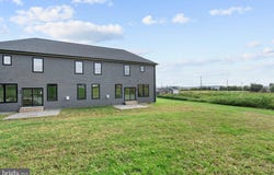 27 LAUSCH Road, DENVER, PA 17517