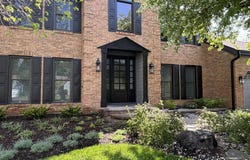 701 Fairway View Drive, Algonquin, IL 60102