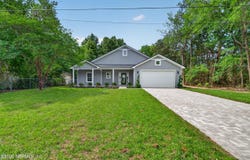 464 E SHUEY Avenue, Macclenny, FL 32063