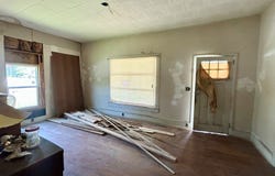 100 Lipscomb St, Gaffney, SC 29340